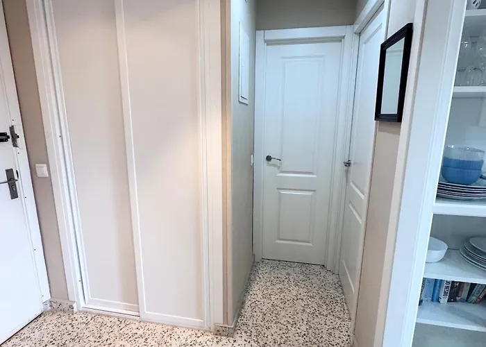 Apartment Cozy In Prime Location - *